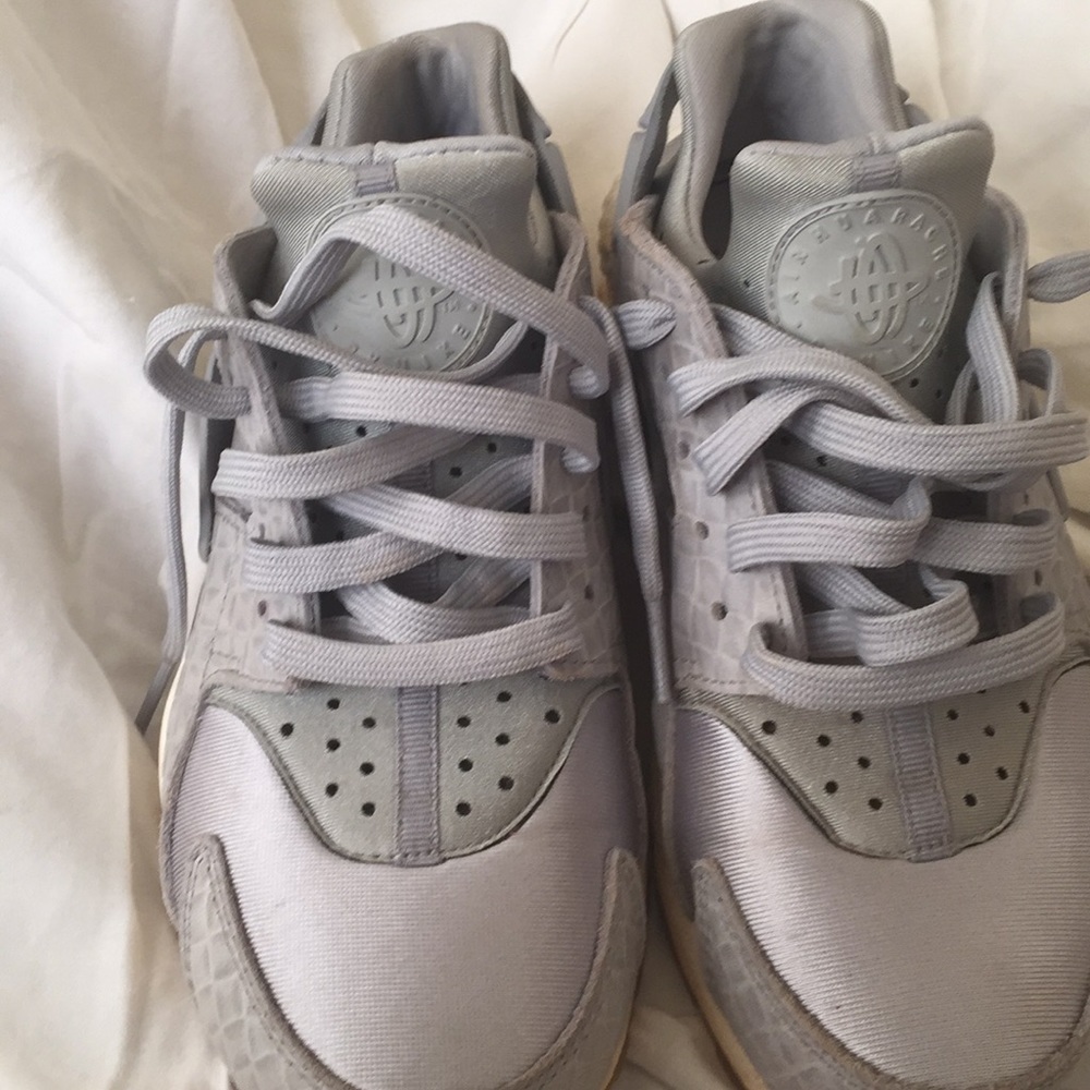 Nike gray hurraces
